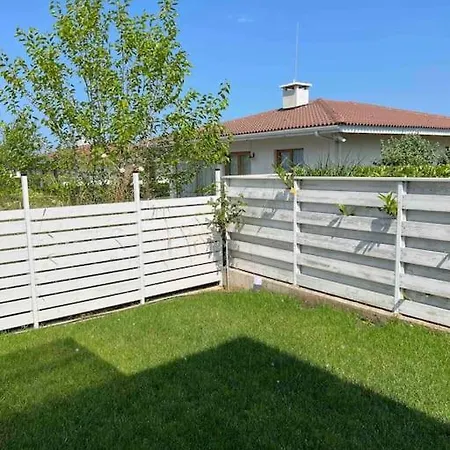 Сasa de vacaciones Lovely Twin House *
