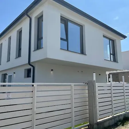 Lovely Twin House Сasa de vacaciones *