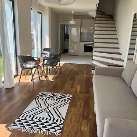 Lovely Twin House *